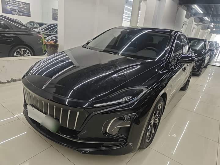 Hongqi E-QM5 2023 facelift basic travel version