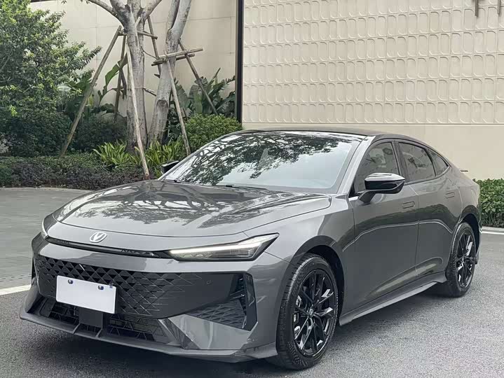 Changan UNI-V 2024 1.5T premium model
