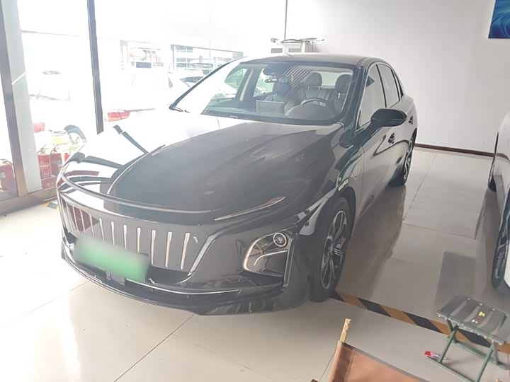 Hongqi E-QM5 2023 Facelift Basic Travel Edition