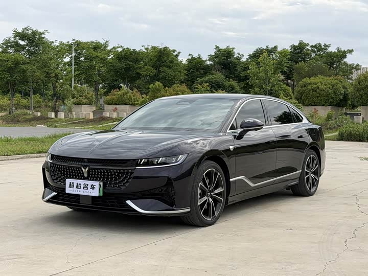 Lantu Chasing Light 2024 PHEV four-wheel drive ultra-long range flagship version