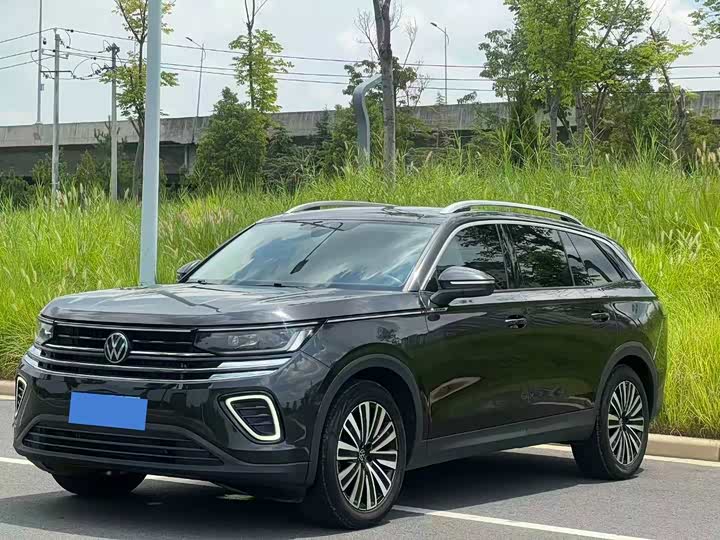 Tavendor 2023 330TSI Luxury Edition