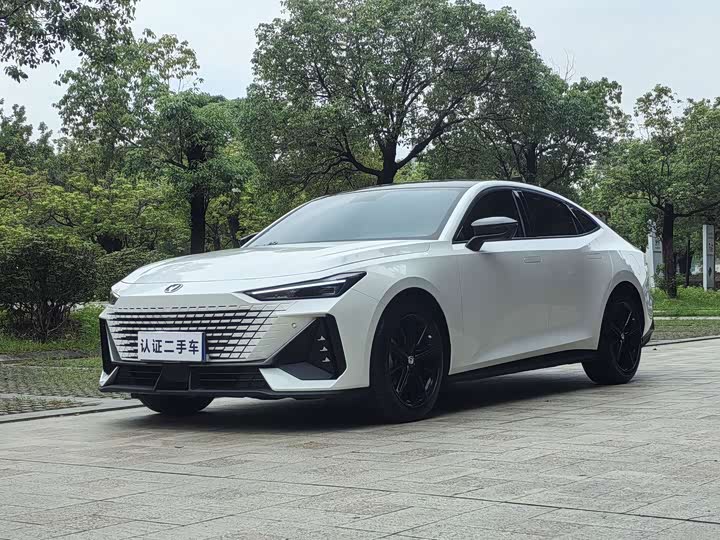 Changan UNI-V 2022 1.5T premium model