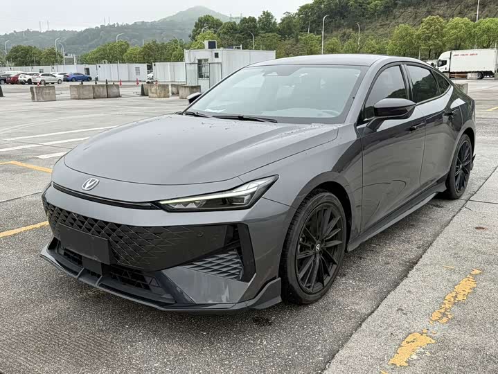 Changan UNI-V 2023 1.5T sports version