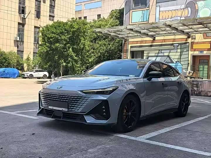 Changan UNI-V 2022 1.5T premium model