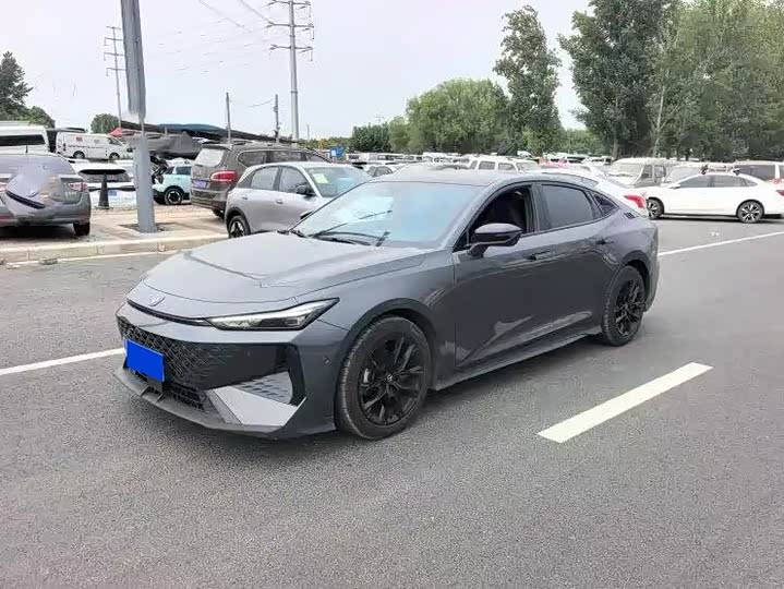Changan UNI-V 2024 1.5T smart pilot model