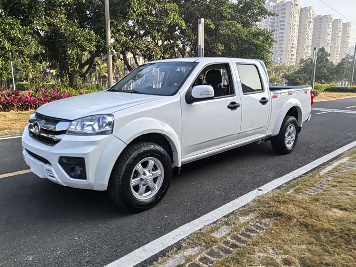 Fengjun 5 2021 2.4L gasoline two-wheel drive enterprising large double-row National VI 4K22D4M