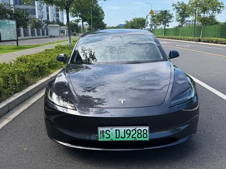 Model 3 2025 rear-wheel drive version