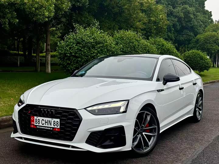 A5() 2023 Model Sportback 40 TFSI quattro Luxury Version
