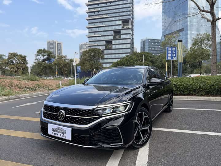 Model Model 330TSI Luxury Edition