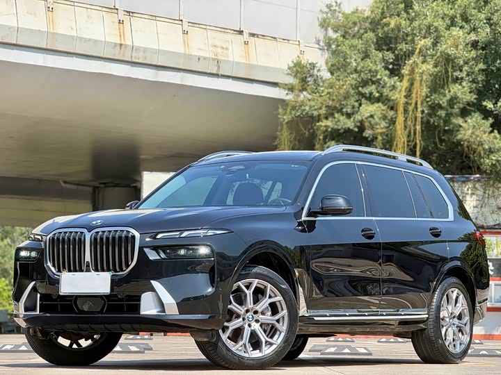 BMW X7 2023 xDrive40i Leading Luxury Package