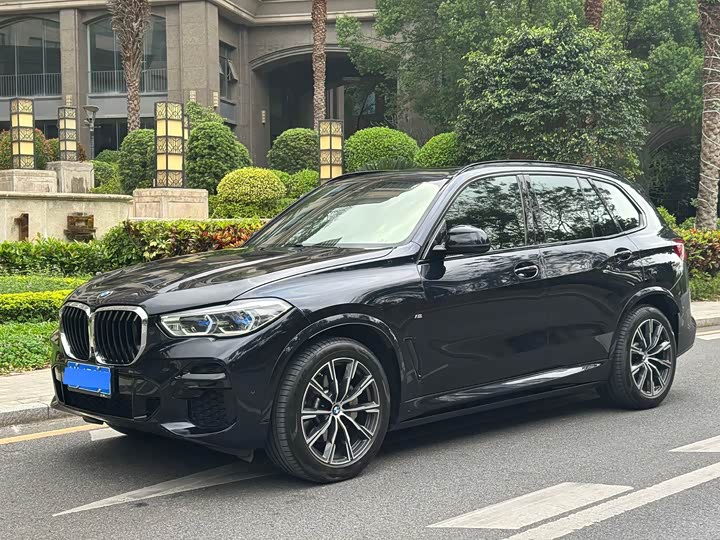 X5() 2022 Model xDrive30i M