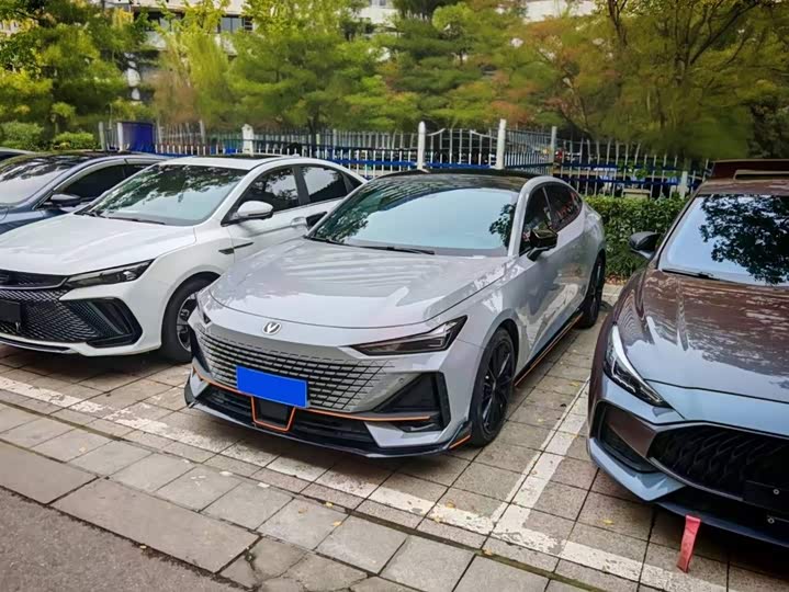Changan UNI-V 2022 1.5T Sport