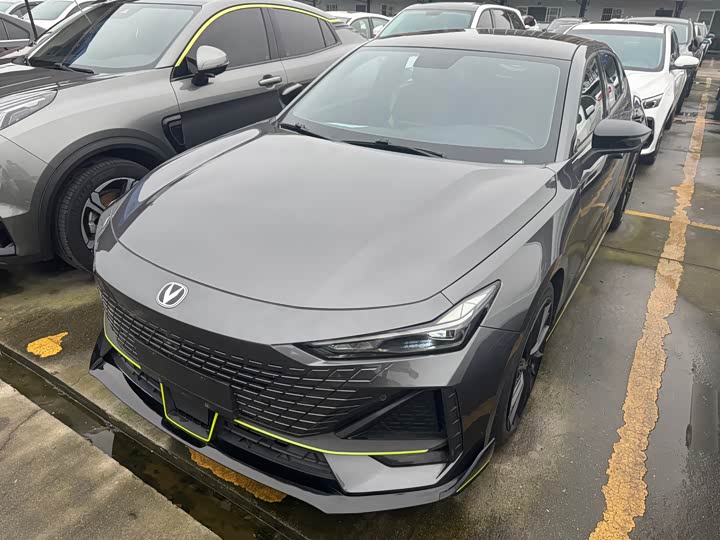 Changan UNI-V 2022 1.5T Sport