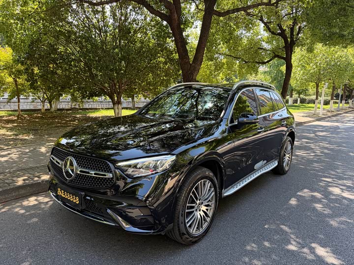 GLC 2023 Model Model GLC 300 L 4MATIC Version 5