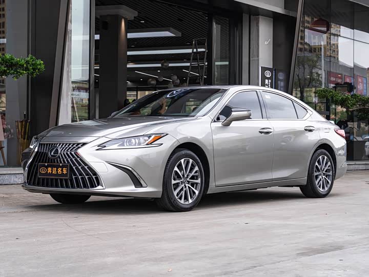 2024 Lexus ES 2022 300h Excellence Edition