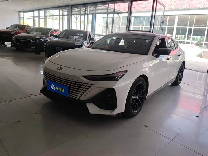 Changan UNI-V 2022 1.5T ZunGui Edition