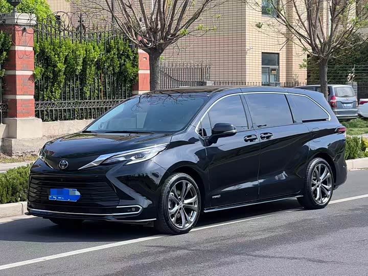 SIENNA 2023 Model 2.5LPHEV Premium Edition