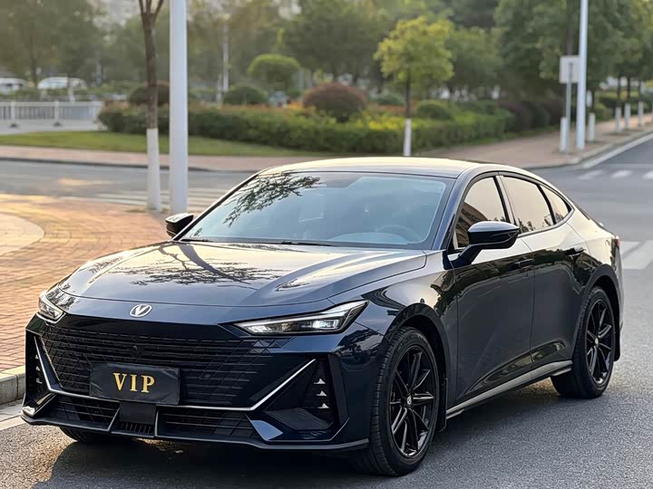 Changan UNI-V 2022 1.5T Sport