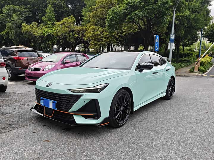 Changan UNI-V 2023 1.5T sports version