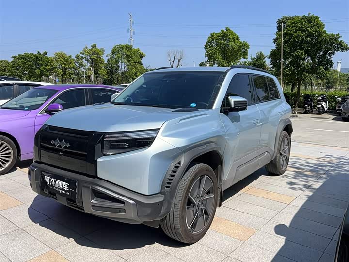 Titan 3 2025 501KM AWD Ultra Edition
