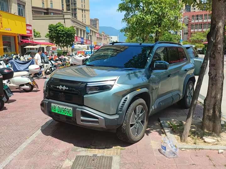 Titan 3 2025 501KM AWD Ultra Edition