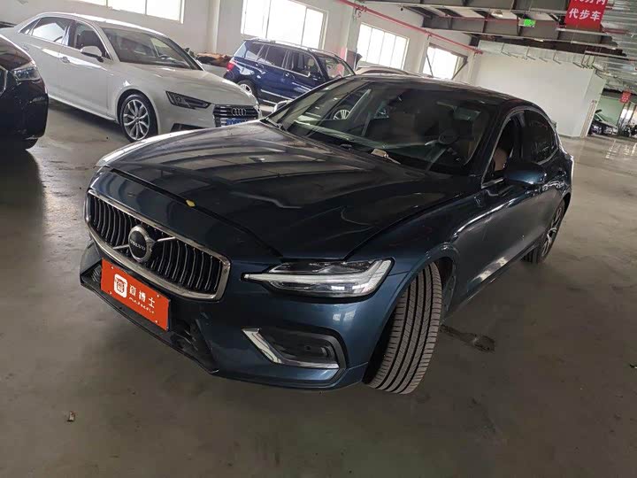 Volvo S60 2024 B4 Zhiyi Luxury Edition