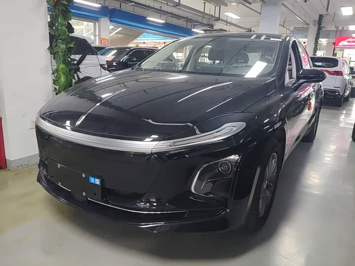 Hongqi E-QM5 2025 model 610km PLUS