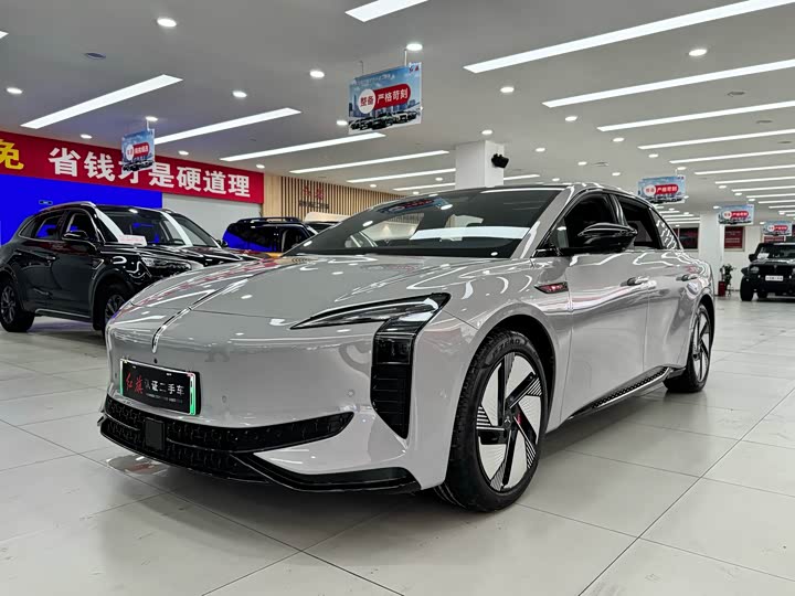 Hongqi EH7 2025 640 four-wheel drive smart version