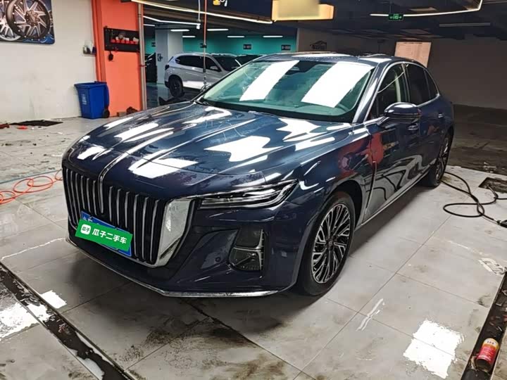 Hongqi H5 2023 2.0T automatic smart connected flag version