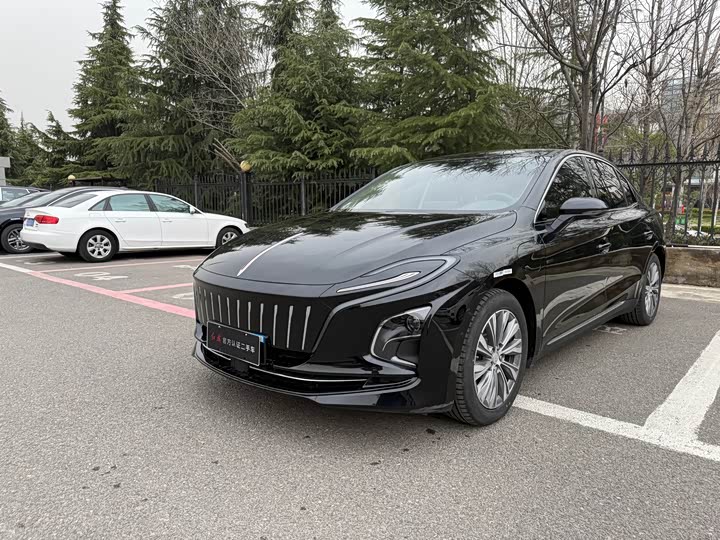 Hongqi E-QM5 2024 500km travel version