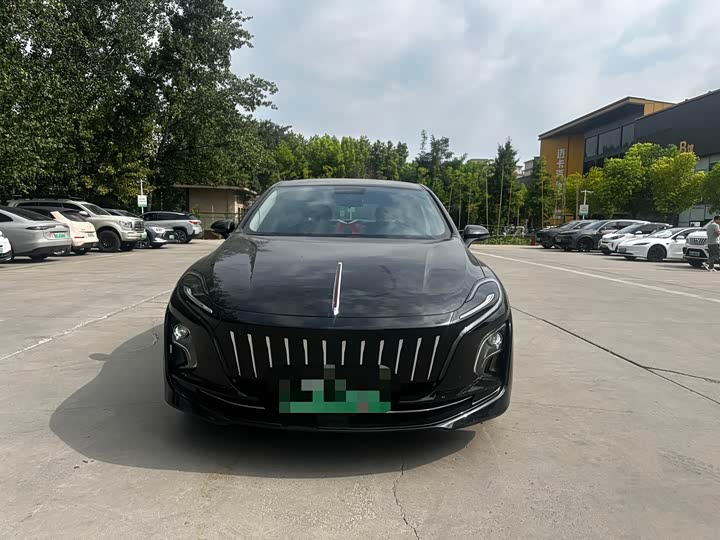 Hongqi E-QM5 2023 model 620km PLUS