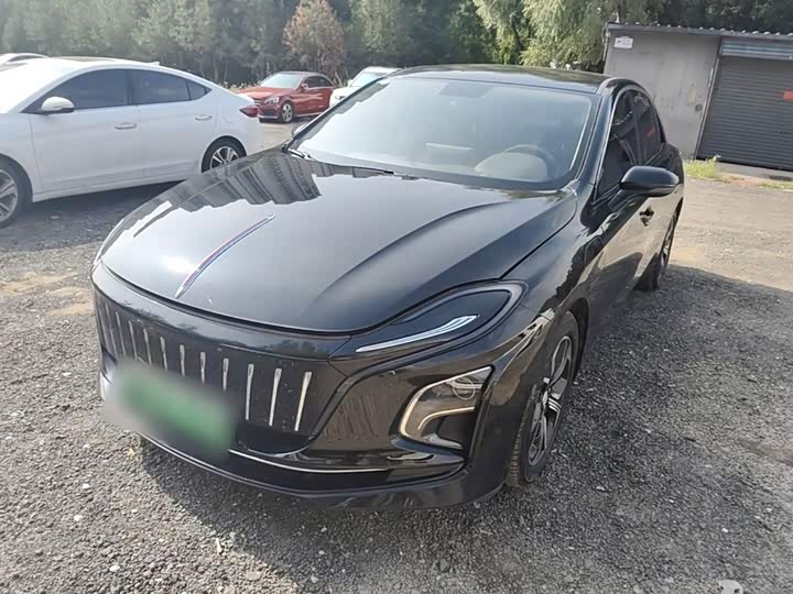 Hongqi E-QM5 2023 facelift basic travel version