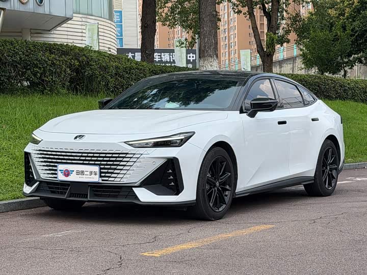 Changan UNI-V 2023 1.5T premium model