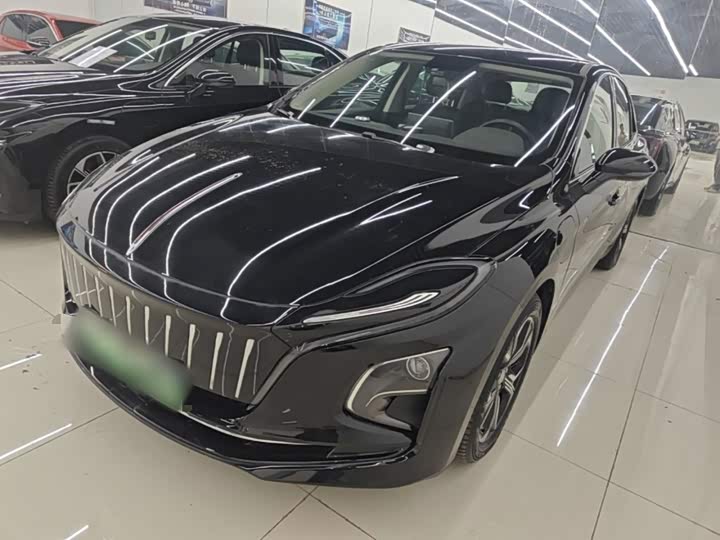 Hongqi E-QM5 2023 facelift basic travel version