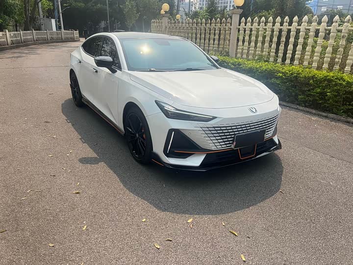 Changan UNI-V 2022 1.5T sports version
