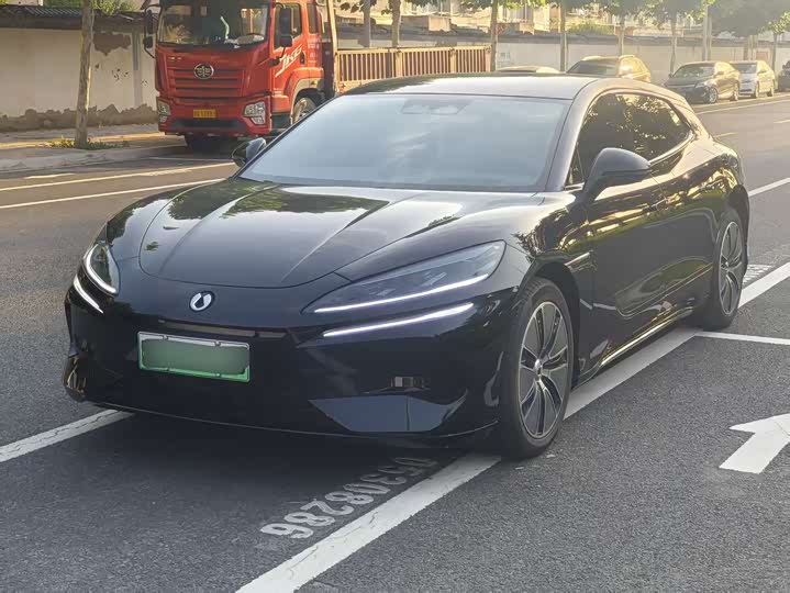 Denza Z9GT 2024 1100 four-wheel drive Max version