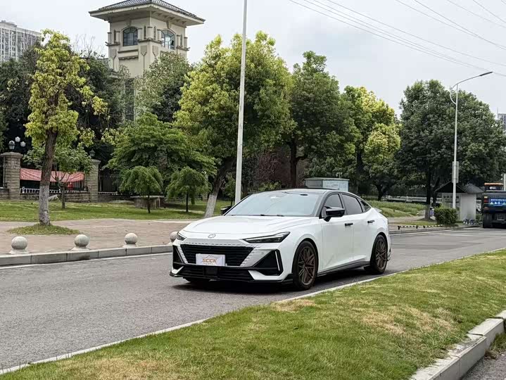 Changan UNI-V 2023 1.5T sports version