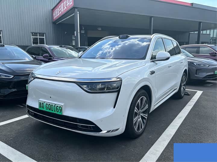 Wenjie M8 2025 extended range Max version 37kWh 6-seater version (192-line lidar)