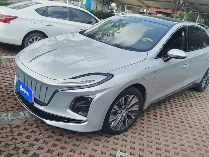 Hongqi E-QM5 2022 431km Charging Enjoyment Edition