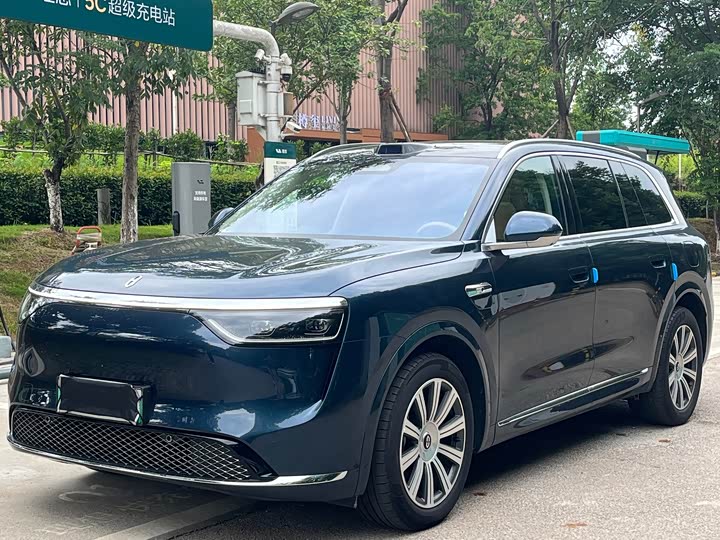 Wenjie M8 2025 pure electric Max five-seat long-range version (192-line lidar)