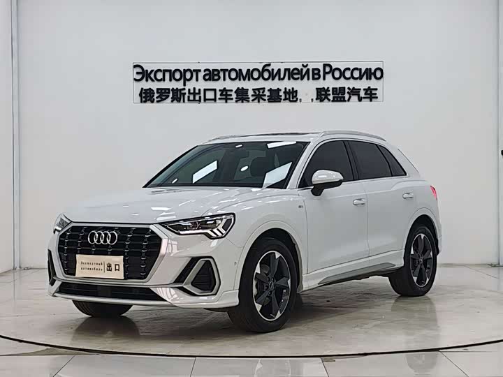 Audi Q3 2022 35 TFSI Fashionable and Dynamic