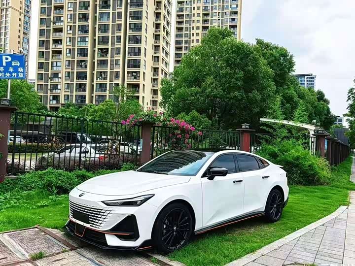Changan UNI-V 2024 1.5T exclusive model