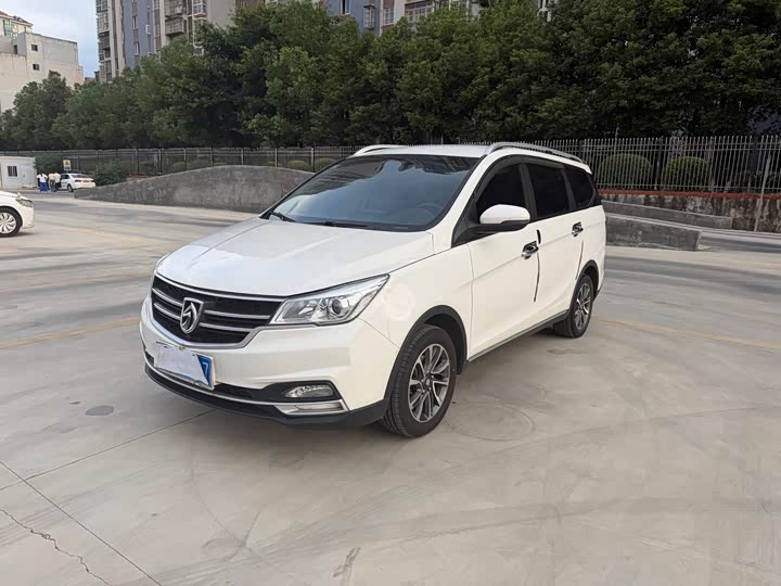 Baojun 730 2019 1.5L manual fashion 7 seats National VI