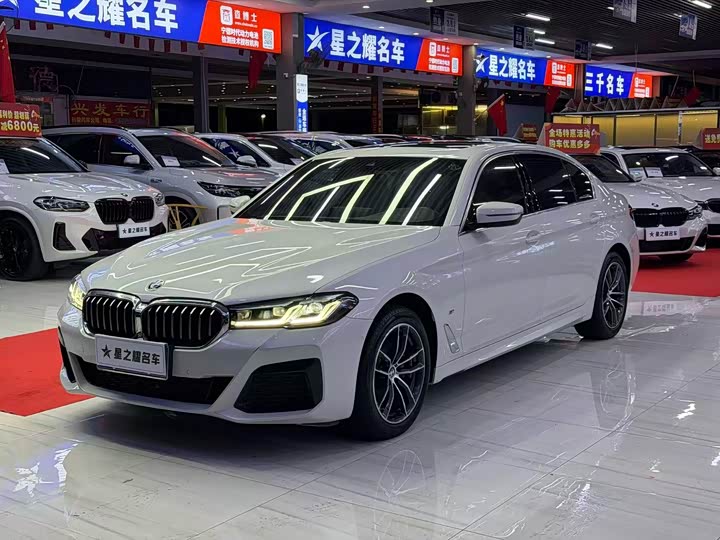 2022 BMW 5 Series 2022 525Li M Sports Package