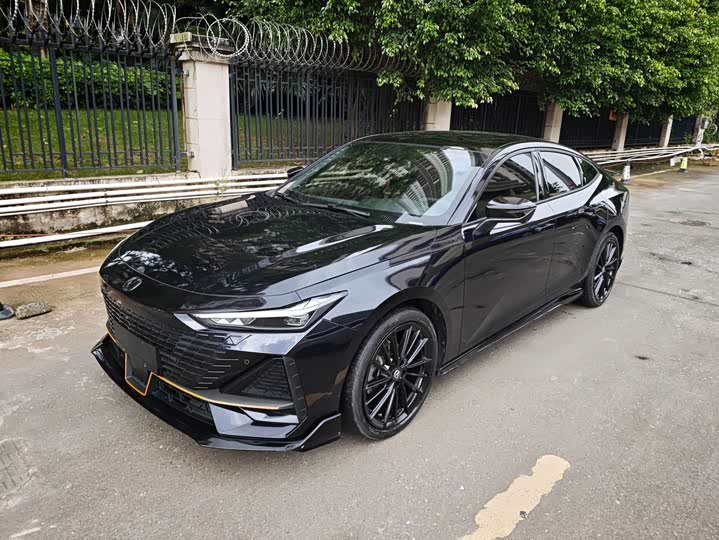 Changan UNI-V 2022 1.5T sports version