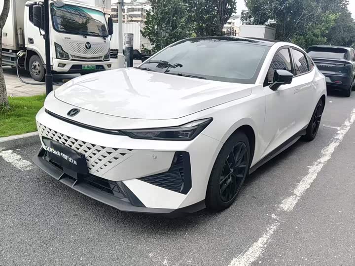 Changan UNI-V 2024 1.5T premium model