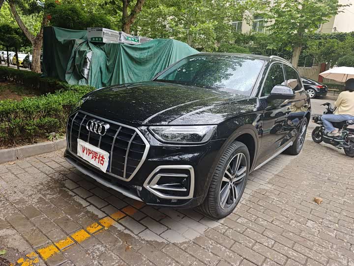 Audi Q5L 2022 40T luxury and elegant model