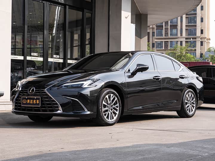 2025 Lexus ES 2025 300h Premium Edition