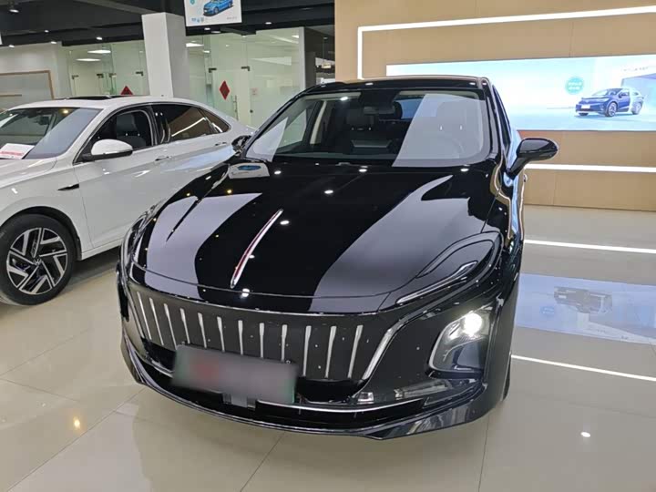 Hongqi E-QM5 2023 facelift basic travel version