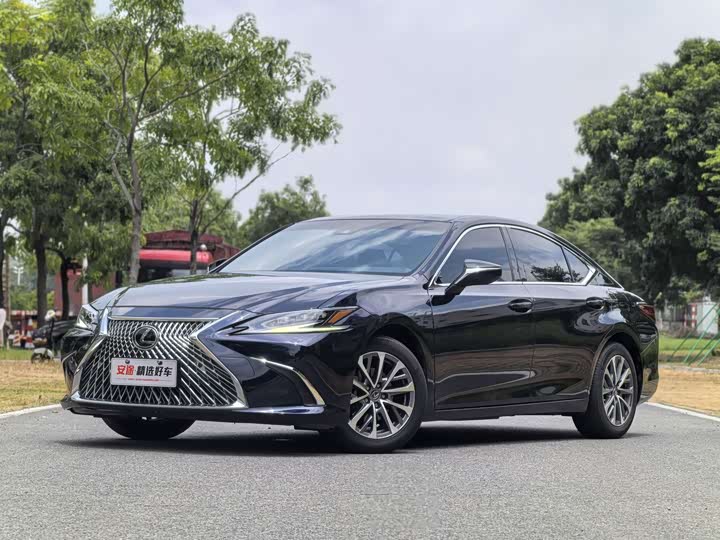 Lexus ES 2023 200 Excellence Edition